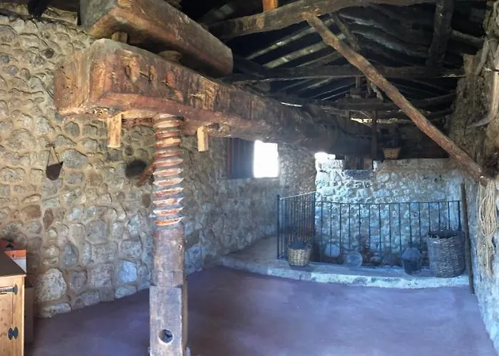 Bodegas Traslascuestas Hotel